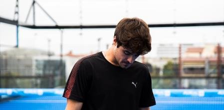 Guía para jugadores y entrenadores sobre cómo gestionar la presión en el pádel, con estrategias y ejercicios prácticos para mejorar el rendimiento.