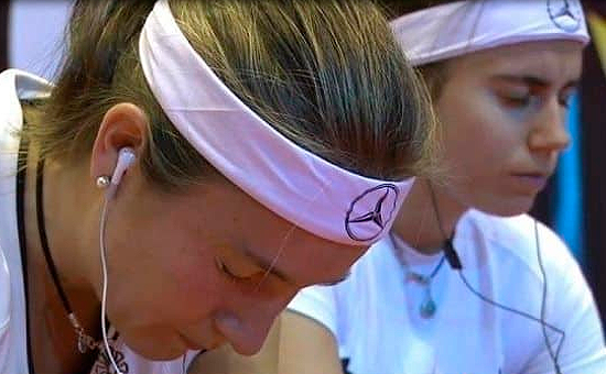 Ejercicios prácticos para entrenar la concentración en pádel, incluyendo técnicas de enfoque, resistencia mental y control de distracciones.